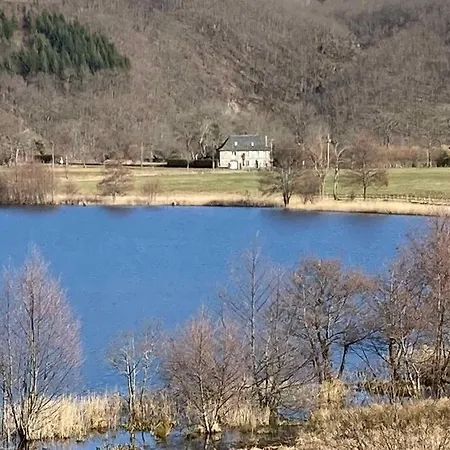 Maison La Rase Du Lac Cantal Menet Exterior photo