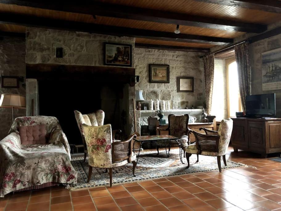 Maison La Rase Du Cantal Menet